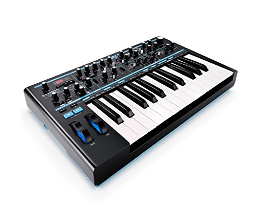 Synthétiseur monodique analogique Novation Bass Station II – inclut 64 patches d'origine, un arpégiateur et un step-séquenceur à patterns, deux oscillateurs ainsi qu'un sous-oscillateur supplémentaire